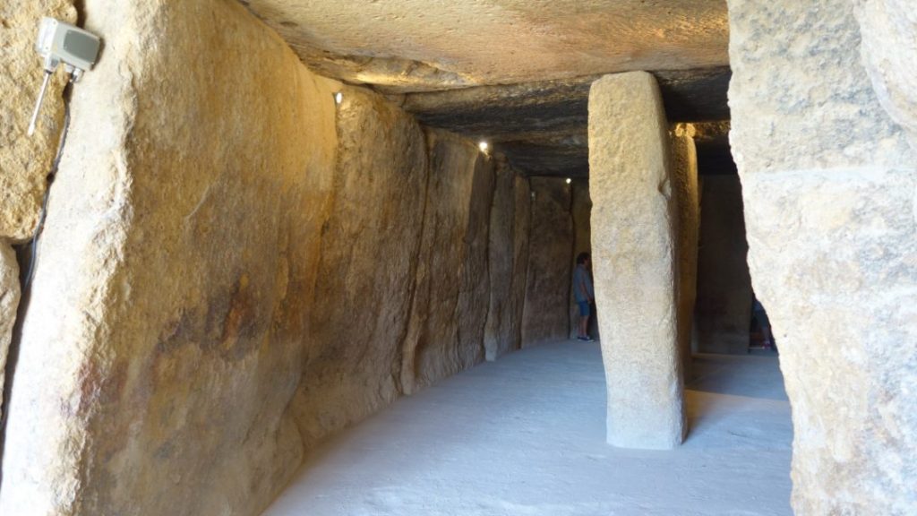 Дольмен Менга в Антекере, Испания