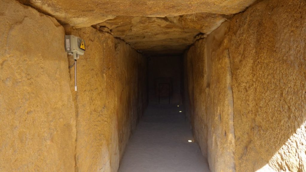 Дольмен Вьера в Антекере, Испания