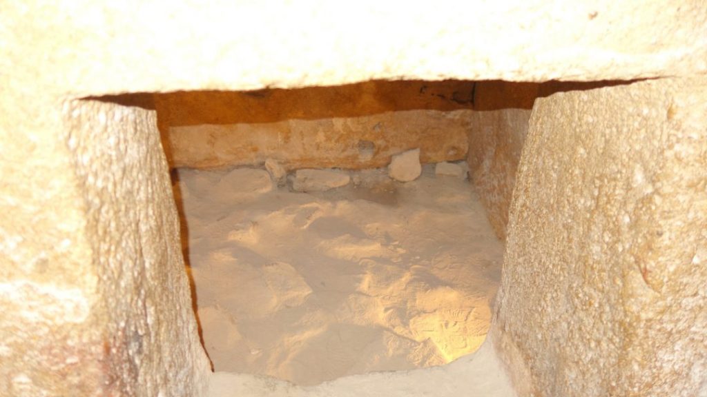 Дольмен Менга в Антекере, Испания