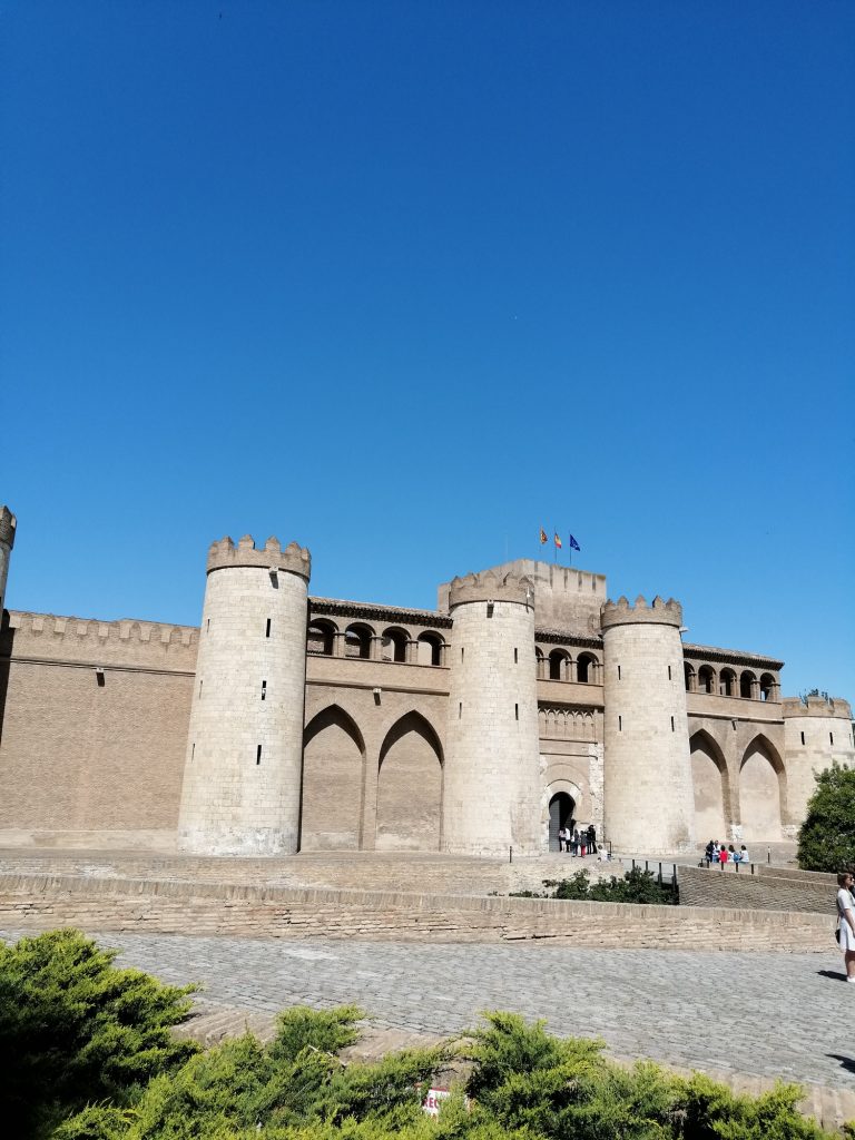 Алькасар Альхаферия в Сарагосе