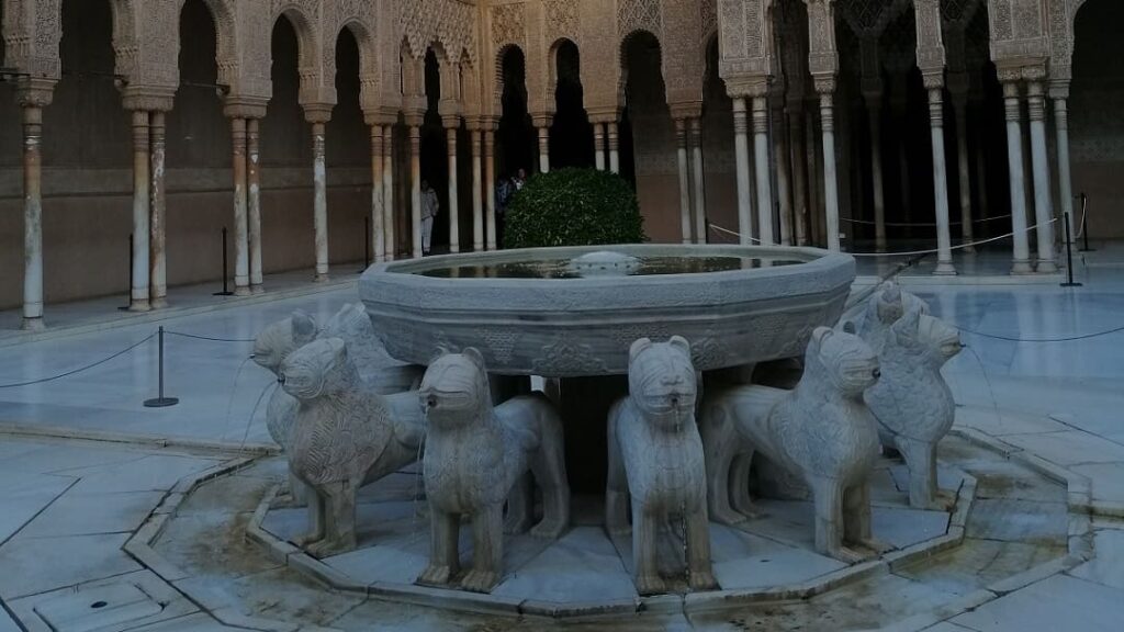 Львиный фонтан